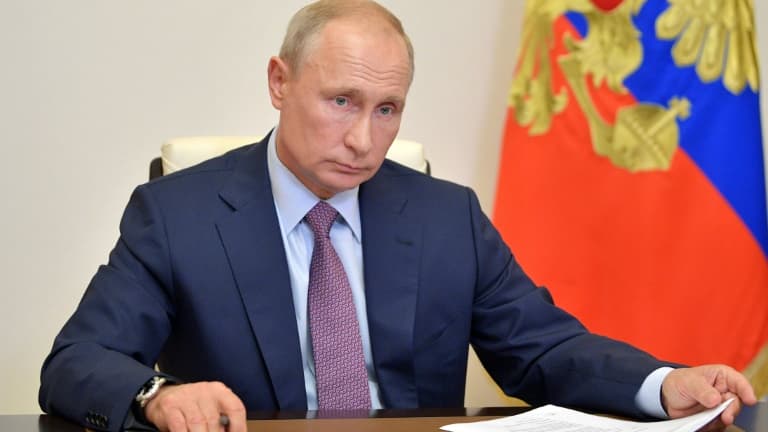 Le président russe Vladimir Poutine lors d'une visioconférence à sa résidence de Novo-Ogaryovo, près de Moscou, le 2 juillet 2020