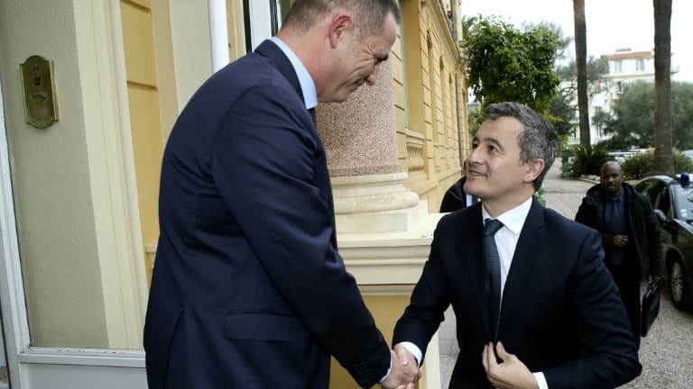 Gilles Simeoni et Gérald Darmanin, le 16 mars 2022 à Ajaccio.