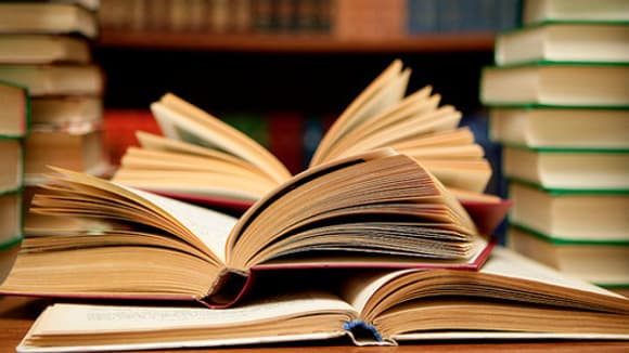 Les librairies Chapitre sont en liquidation judiciaire. Les librairies Chapitre sont en liquidation judiciaire.