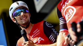 Le coureur français Kévin Vauquelin avec les couleurs d'Arkea-BB Hotels, jour de 10e étape du Tour de France, 10 juillet 2025