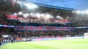 Auteuil en fusion pour le coup d'envoi du match face à Lens, samedi 26 août 2023, au Parc des Princes