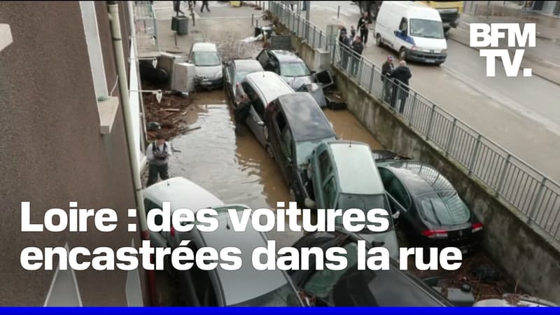 Inondations dans la Loire : les images impressionnantes de voitures encastrées dans la rue