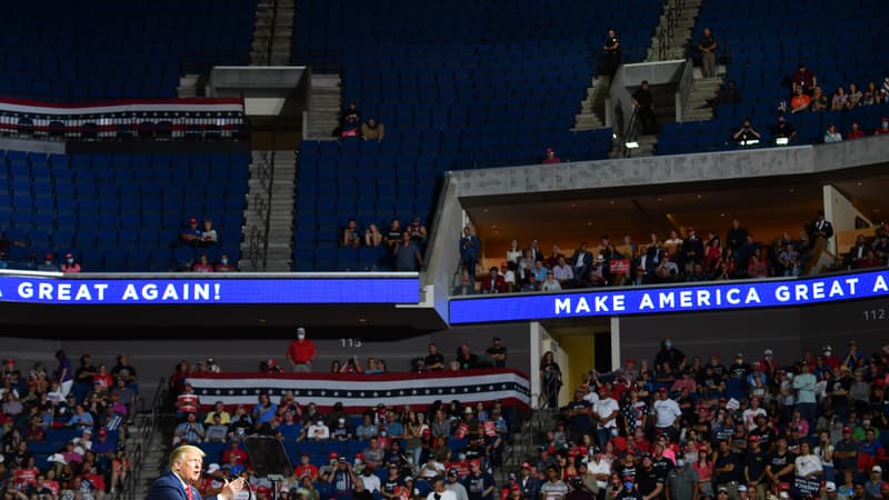 les gradins vides lors du meeting de Trump à Tulsa le 20 juin