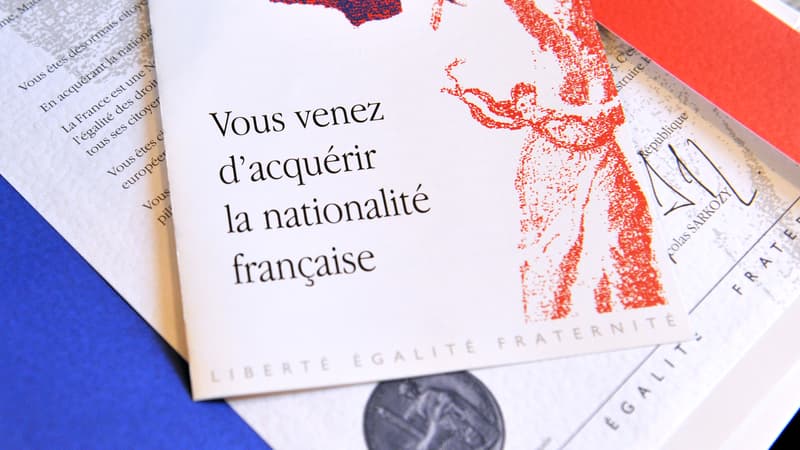 Document donné aux Français naturalisés, le 21 mars 2012 à Tours. 