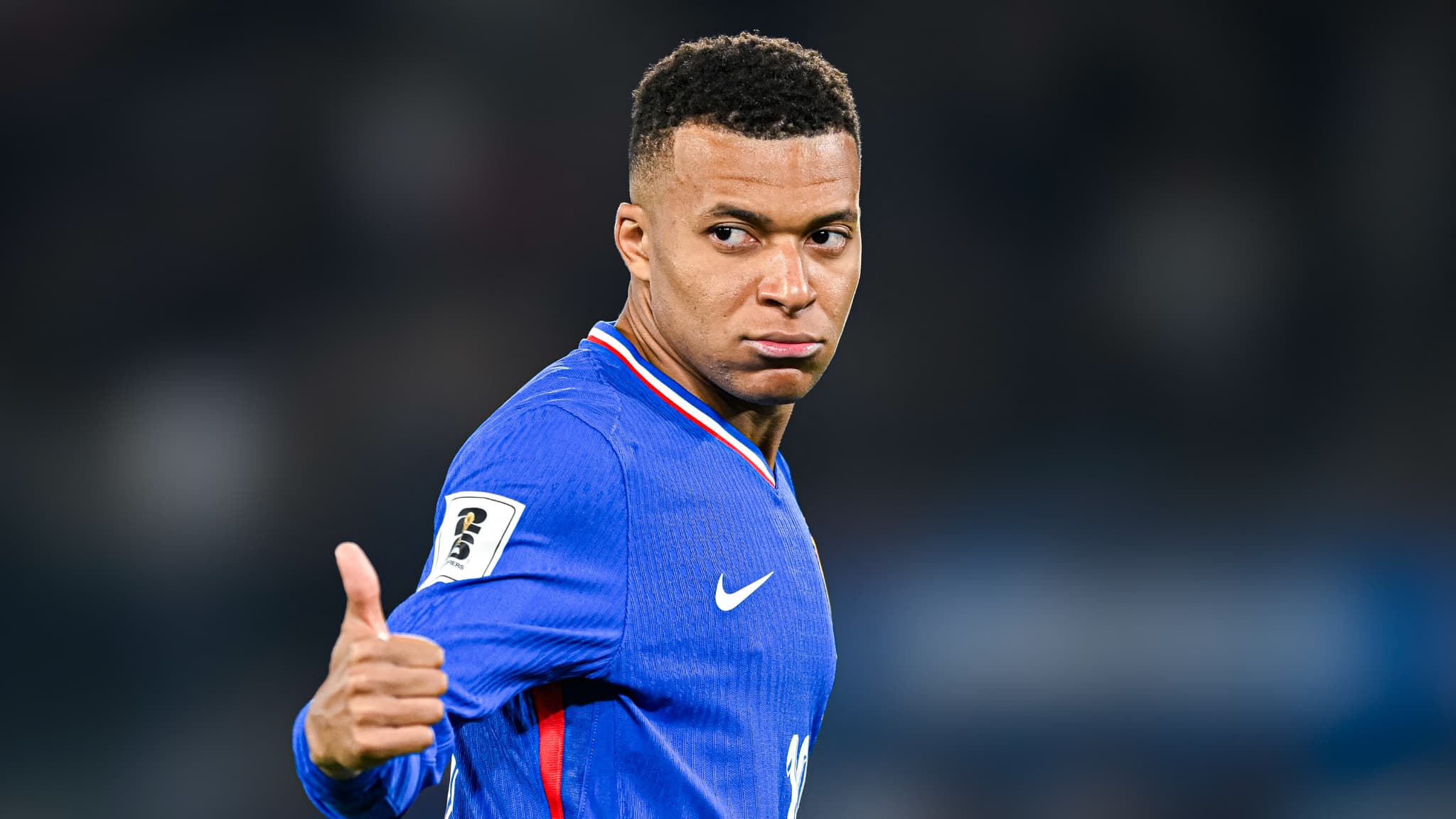 LA FRANCE TOUTE PROCHE, L’ITALIE ET LE CAMEROUN EN DANGER… QUI DÉCROCHERA LES DERNIERS TICKETS POUR LA COUPE DU MONDE 2026?