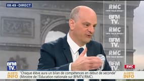 "Nous allons étendre la mesure de division des classes CP et CE1 à toutes les zones d'éducation prioritaire (...) On est en train d'attaquer à la racines les causes de l’inégalité sociale"