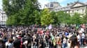 Plus de 1000 personnes rassemblées à Paris place de la République en hommage à Adama Traoré, le 8 juillet 2023