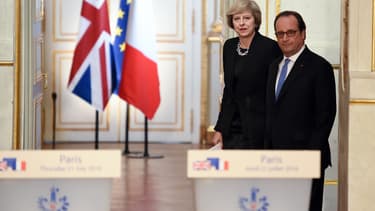 La Première ministre britannique Theresa May en compagnie de François Hollande à l'Élysée.