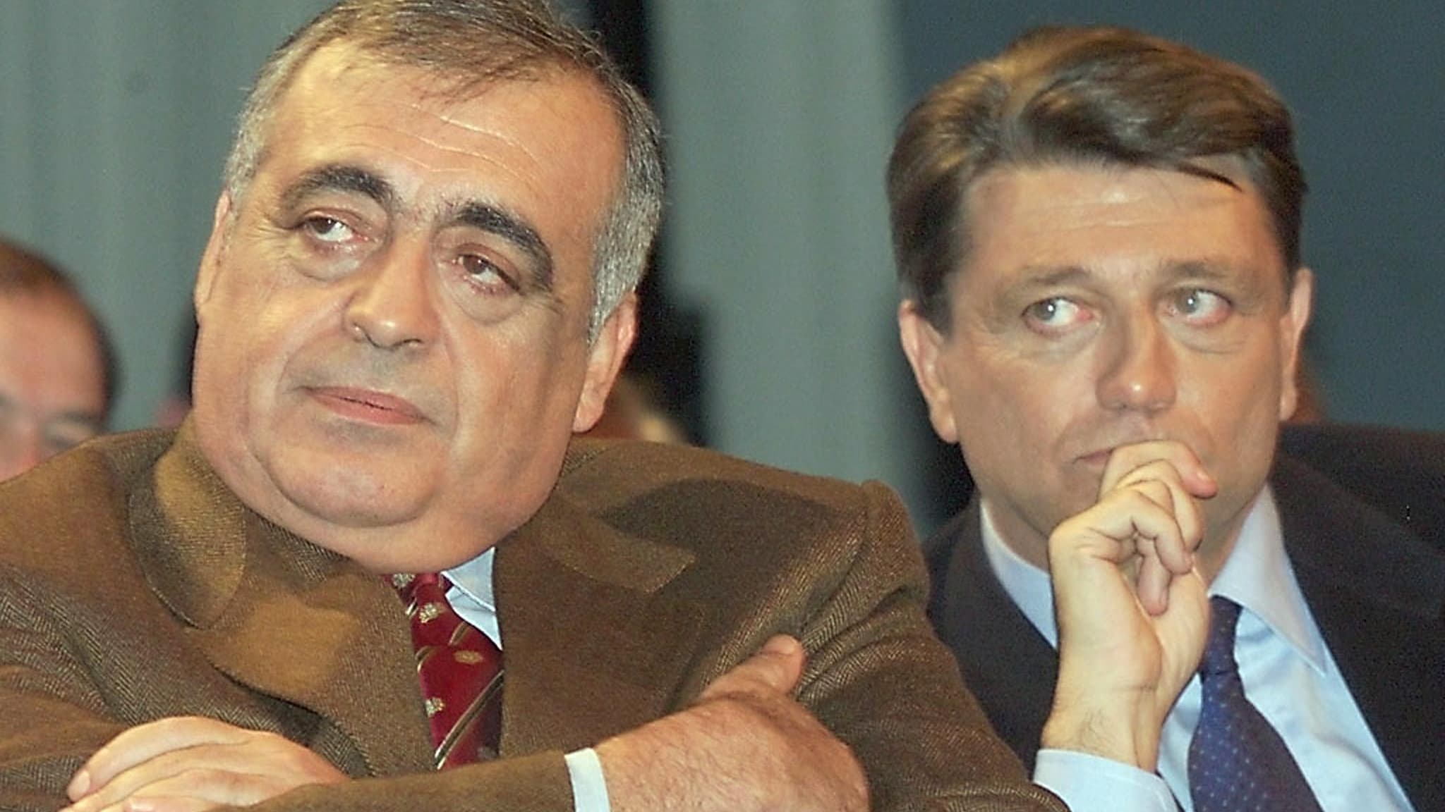 Au diapason. Philippe Séguin et Alain Madelin au meeting RPR-DL de Marseille, le 5 mars 1999. Après avoir fait campagne ensemble à plusieurs reprises, les deux hommes ont du mal à s'entendre.