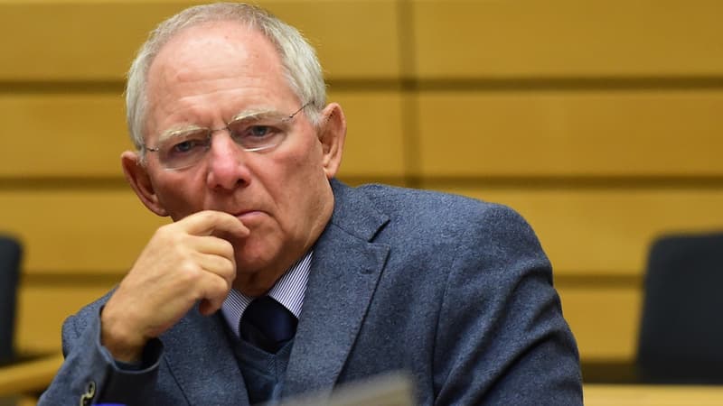 Wolfgang Schäuble défend, devant le Bundestag, le troisième plan d'aide à la Grèce.
