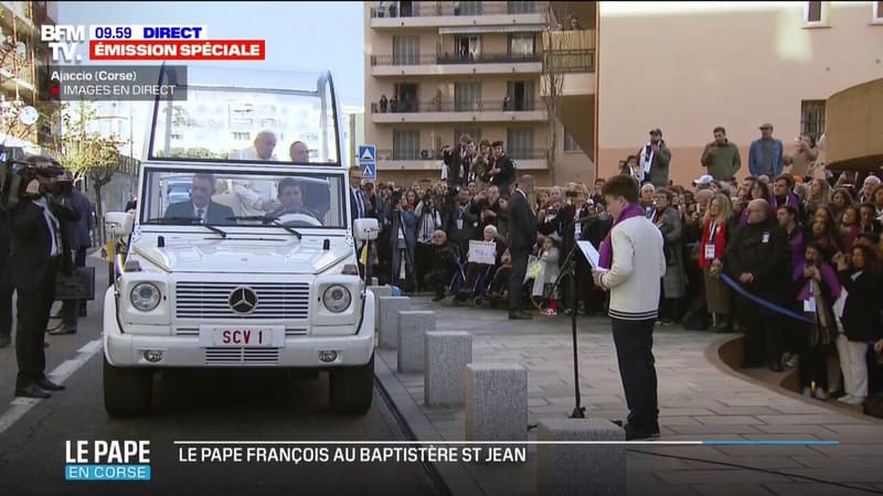 Corse: une prière récitée par un enfant en l'honneur de la venue du pape François devant le baptistère St Jean