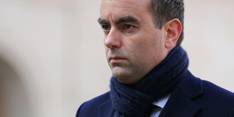 Sébastien Lecornu, le 27 février 2024 aux Invalides, à Paris