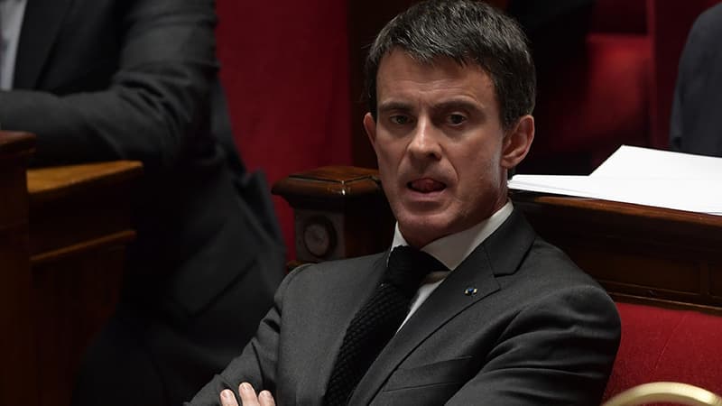 Manuel Valls pensif à l'Assemblée nationale