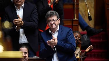 Jean-Luc Mélenchon a dénoncé "des applaudissements à l'idée que les syndicats sont inutiles" ou de "grosses machines" alors que "CGT, FO ou Sud se sont construites dans les luttes".