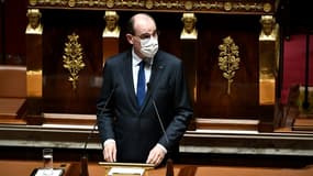 Le Premier ministre Jean Castex prononce un discours devant les députés de l'Assemblée nationale sur le maintien des élections régionales et départementales, le 13 avril 2021