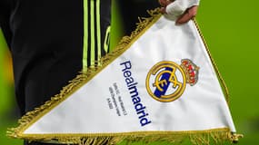 Un fanion aux couleurs du Real Madrid