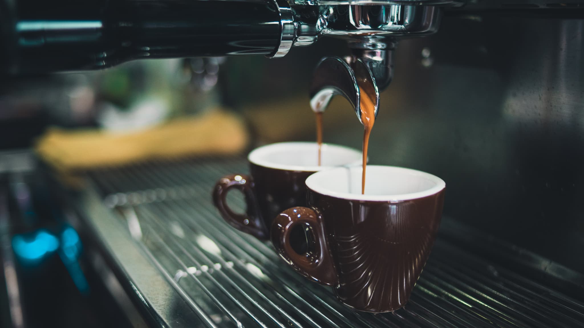  Jusqu'à -47% sur les machines à café (De'Longhi, Krups, Philips)  