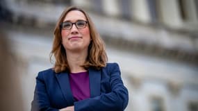 Sarah McBride pose devant le Capitol, le 15 novembre 2024