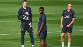 Un nouveau titi sur le départ à Paris