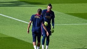 Alexandre Letellier à l'entraînement du PSG avec Kylian Mbappé, le 20 juillet 2023