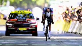 Mathieu Van der Poel à l'arrivée de la 11e étape du Tour de France, le 16 juillet 2025 