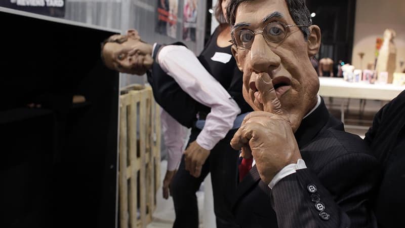 Les marionnettes de Sylvester Stallone et de Patrick Poivre d'Arvor aux "Guignols", en 2012.