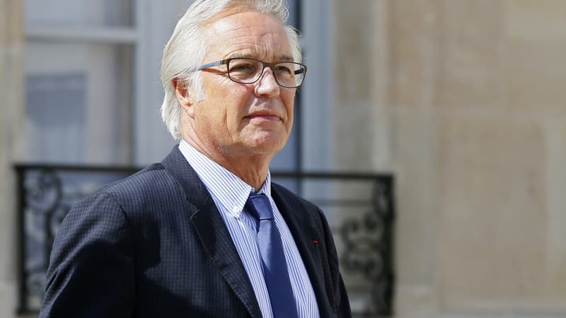 François Rebsamen assurait son propre intérim, en attendant d'être remplacé.
