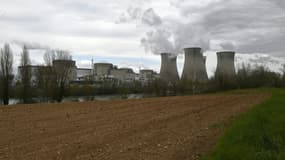 La centrale nudcléaire de Bugey (Ain) réduit la puissance de l'un de ses réacteurs.