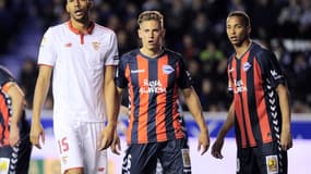 Marcos Llorente (c) aux côtés de Steven N'Zonzi le 6 mars