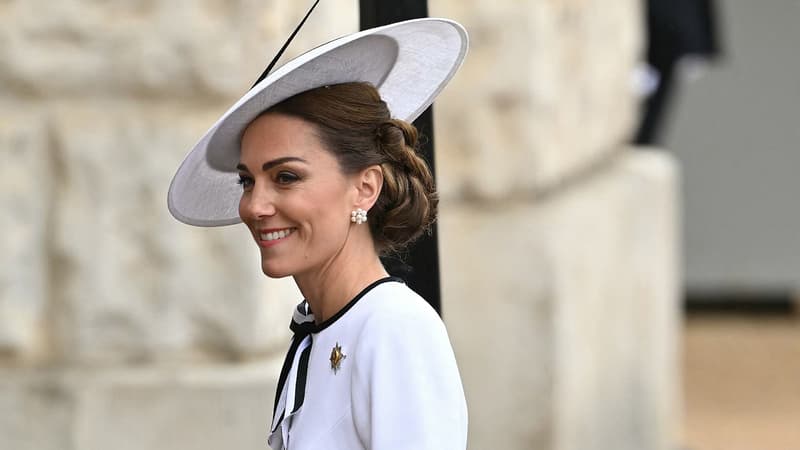 Regarder la vidéo Kate Middleton: la princesse fait sa première apparition publique depuis six mois