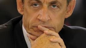 La cote de défiance de Nicolas Sarkozy a atteint un nouveau record en novembre à 66% d'opinions défavorables, selon un sondage Ipsos-Le Point publié lundi. /Photo prise le 21 octobre 2010/REUTERS/Philippe Wojazer