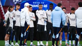 Kylian Mbappé et les joueurs du Real à l'Emirates Stadium le 7 avril 2025