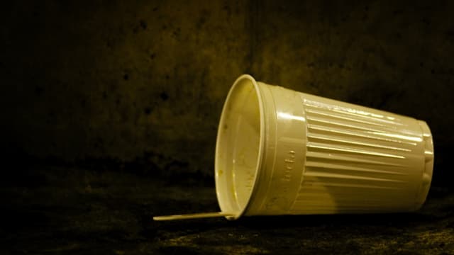 Les gobelets en plastique seront interdits en 2020