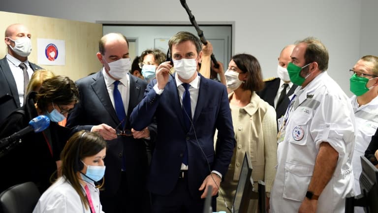 Le Premier ministre Jean Castex et le ministre de la Santé Olivier Véran, en déplacement au CHR de Metz, le 14 janvier 2021