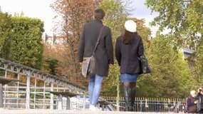 Des amoureux à Paris. 