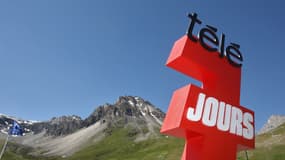 Le véhicule publicitaire du magazine français Télé 7 Jours, qui fait partie de la caravane publicitaire du 94ème Tour de France, le 16 juillet 2007 à Tignes, en Savoie (photo d'illustration).