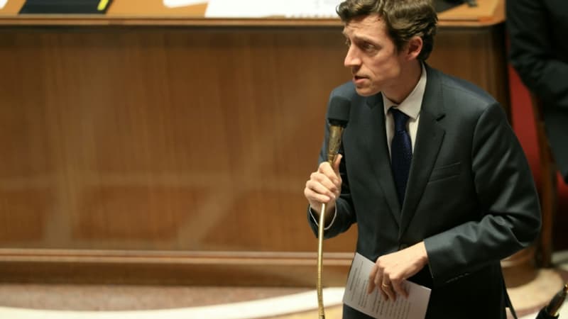 "Au-delà des murs, ça devient compliqué": le ministre de l'Éducation affirme que "l'école ne peut pas tout faire" dans la lutte contre le harcèlement