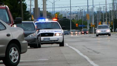 Une automobiliste a été sanctionnée pour ses propres erreurs au volant, après avoir appelé la police pour dénoncer l'infraction d'un autre automobiliste.