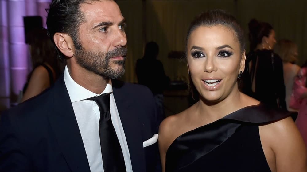 Eva Longoria et son mari José Antonio Bastón, en août 2017 à New York Eva Longoria et son mari José Antonio Bastón, en août 2017 à New York