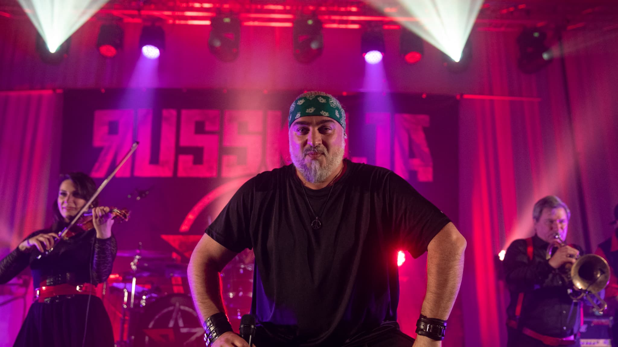 Russkaja, célèbre groupe de musique comprenant notamment un Russe et un Ukrainien, en concert à Kapfenberg, en Autriche, le 30 avril 2022 Russkaja, célèbre groupe de musique comprenant notamment un Russe et un Ukrainien, en concert à Kapfenberg, en Autriche, le 30 avril 2022