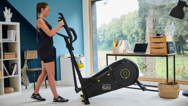 Decathlon : ce vélo elliptique en promo est parfait pour se dépenser tout en restant au chaud