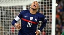 La joie de l'attaquant Kylian Mbappé, auteur d'un quadruplé face au Kazakhstan, lors des éliminatoires de la Coupe du monde 2022 au Qatar, le 13 novembre 2021 au Parc des Princes à Paris
