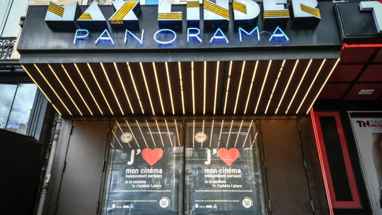 Le cinéma Max Linder à Paris, le 18 juin 2020, quelques jours avant la réouverture des salles de cinéma en France