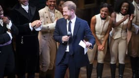 Le prince Harry en présence de l'équipe de la comédie musicale "Hamilton", le 29 août à Londres.