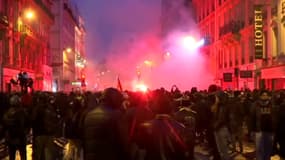 Retraites: fortes tensions au moment de la dispersion du cortège parisien