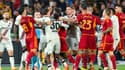 La bagarre entre plusieurs joueurs du Bayer Leverkusen et l'AS Roma, le 2 mai 2024