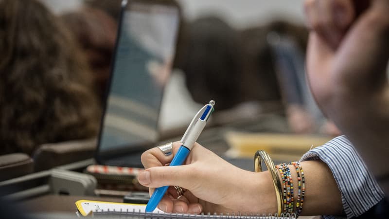Une étudiante à Paris porte plainte après qu'un autre élève de son école a dessiné une croix gammée sur une crêpe