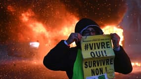 Manifestation contre le texte de loi sécurité globale à Paris, le 5 décembre 2020 