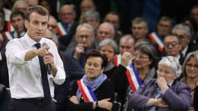 Emmanuel Macron lors du grand débat dans l'Eure à Grand Bourgtheroulde. 