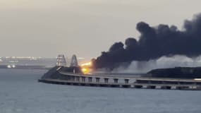 Incendie sur le pont de Kerch reliant la Crimée à la Russie ce samedi 8 octobre 2022.